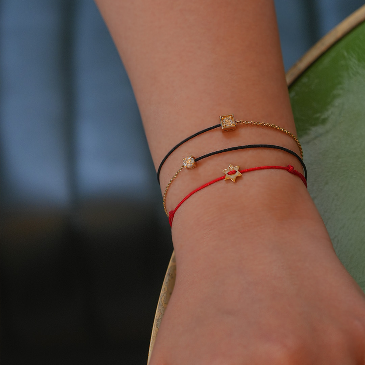 Circle Glow Cord and Chain Gold Bracelet
