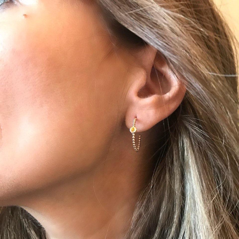 Handy Gold Earrings with Sapphire Stones